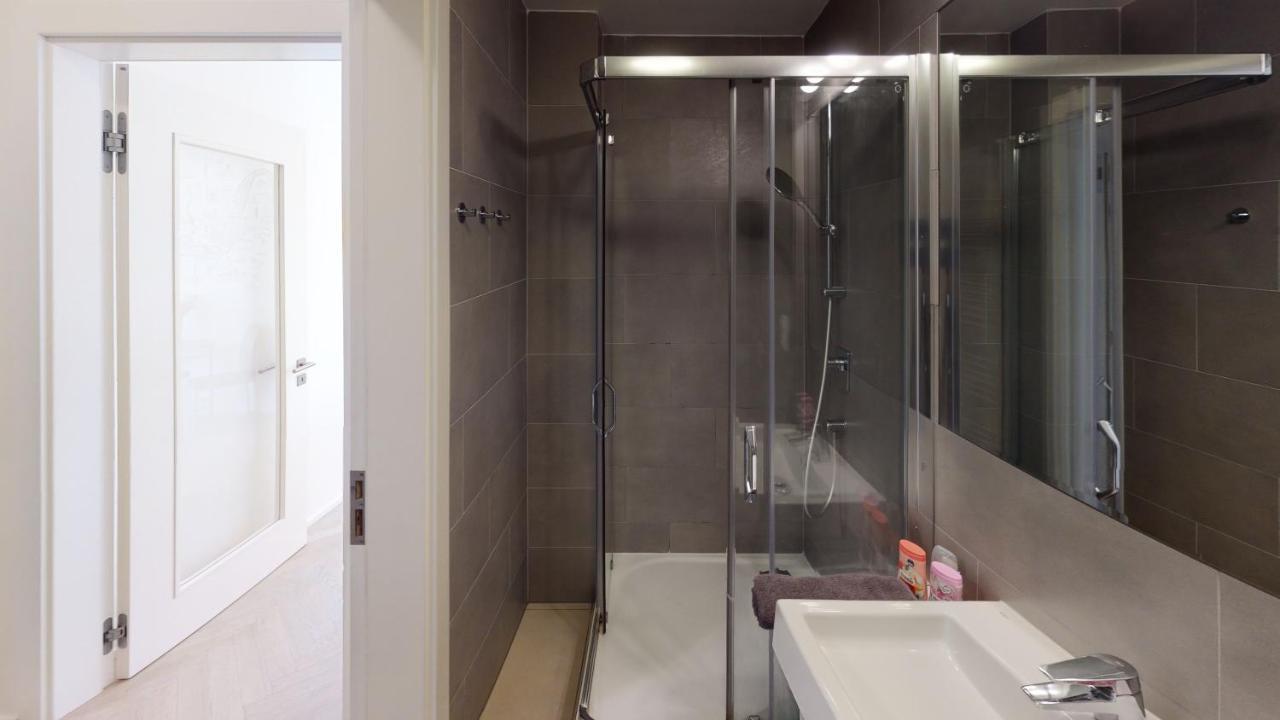 Appartamento Onsite Free Garage Parking, 10Min Centre By Bus Praga Esterno foto