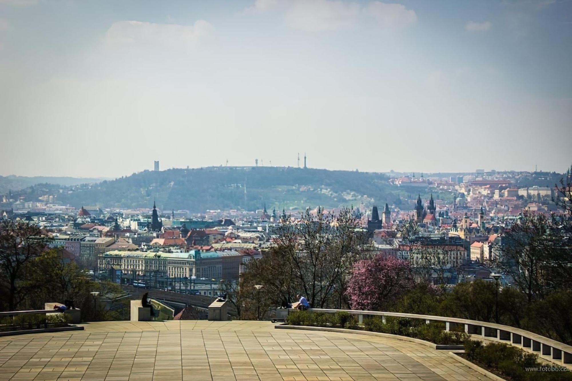 Appartamento Onsite Free Garage Parking, 10Min Centre By Bus Praga Esterno foto